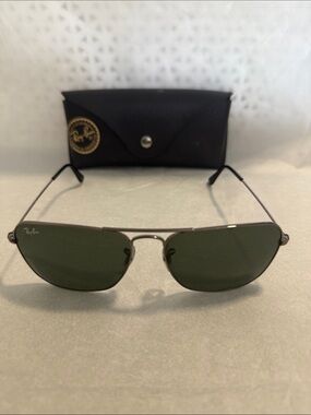 Ray-Ban Men's Gunmetal Frame Sunglasses with Black Lenses and Black Case